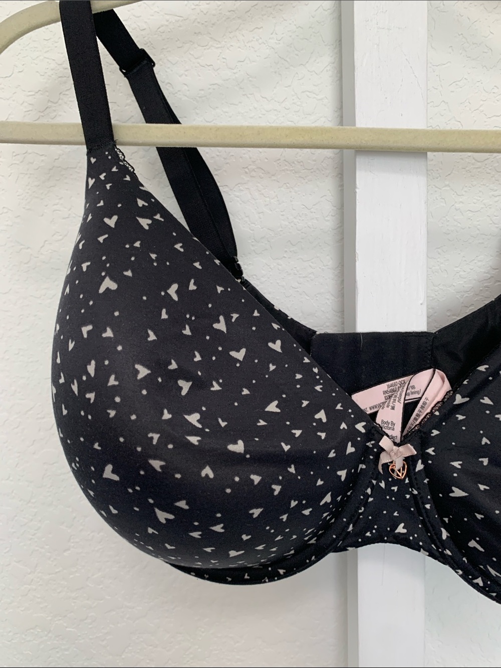 Victoria’s Secret Body by Victoria Lined Perfect Coverage Heart Print Bra - Picture 2 of 5